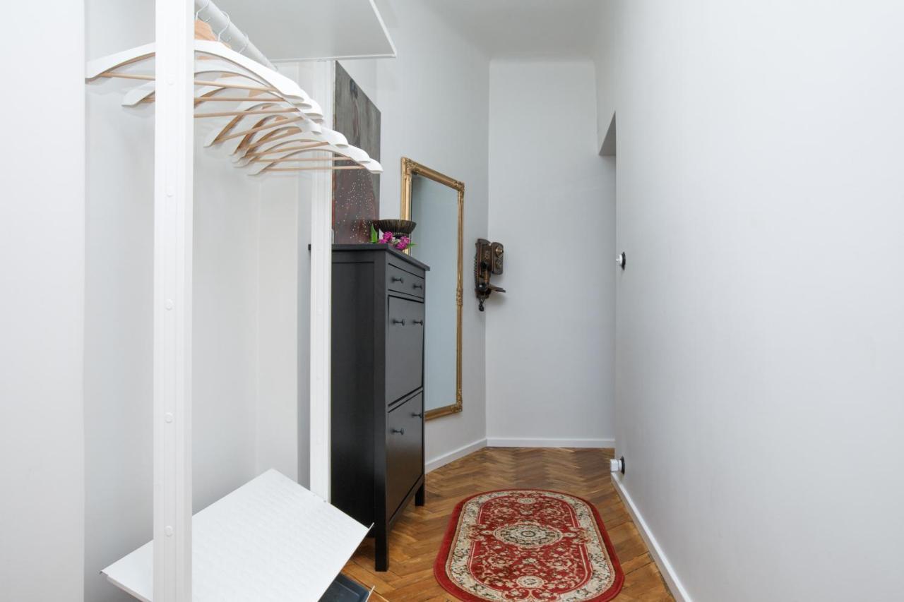 Apartment Peegel In City Center Free Parking Reval Exterior foto